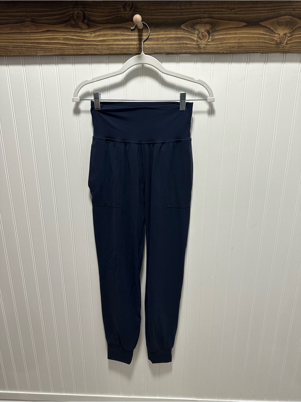 Athleta Salutation Jogger in Black Sz xs